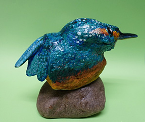 カワセミの小石作品
